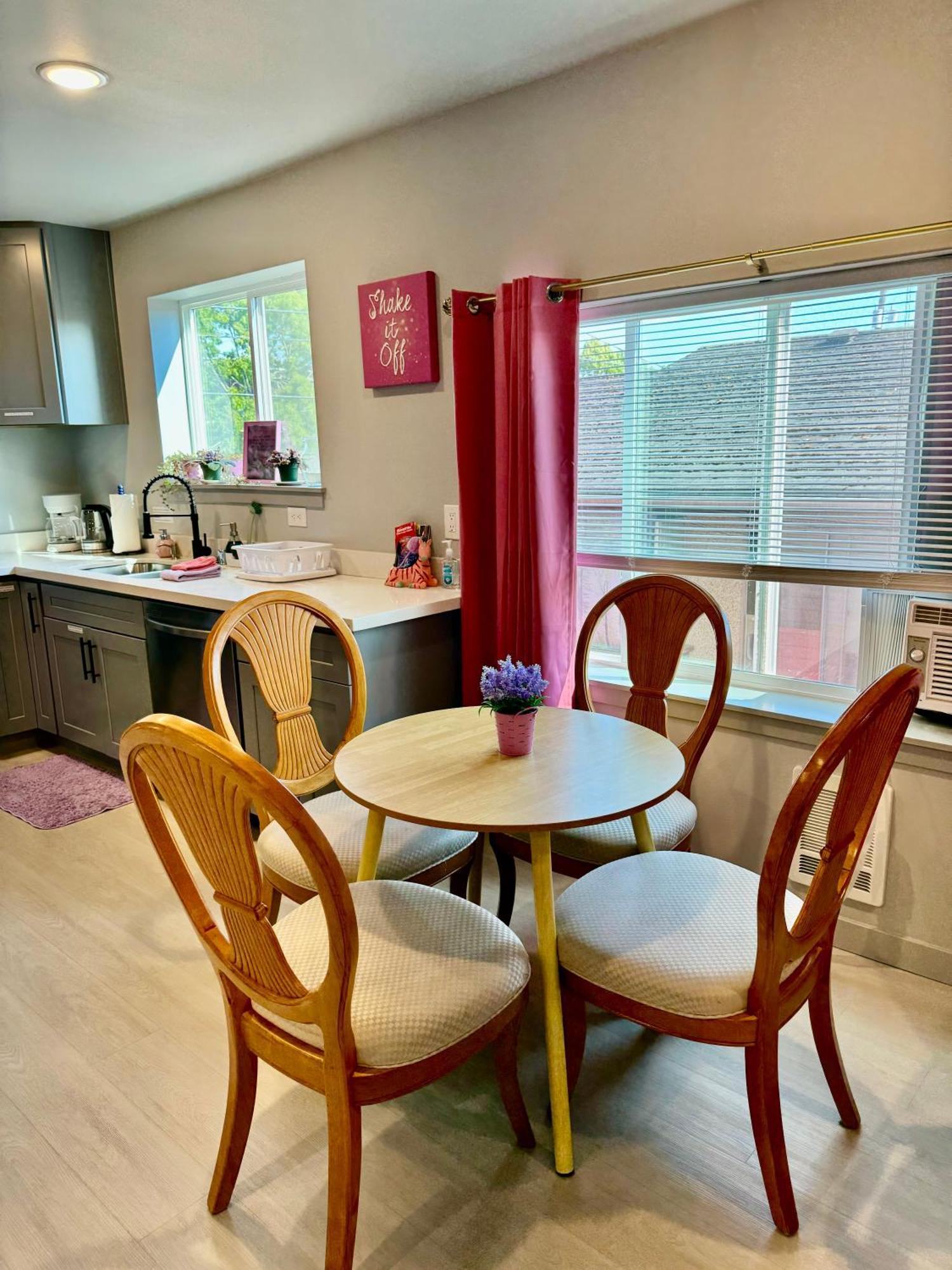 1 Bd Apt With 2 Extra Sofa Beds 13 Mins To Seatac Airport Seattle Kültér fotó